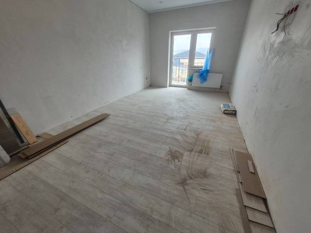 photo_5190774174484466460_y