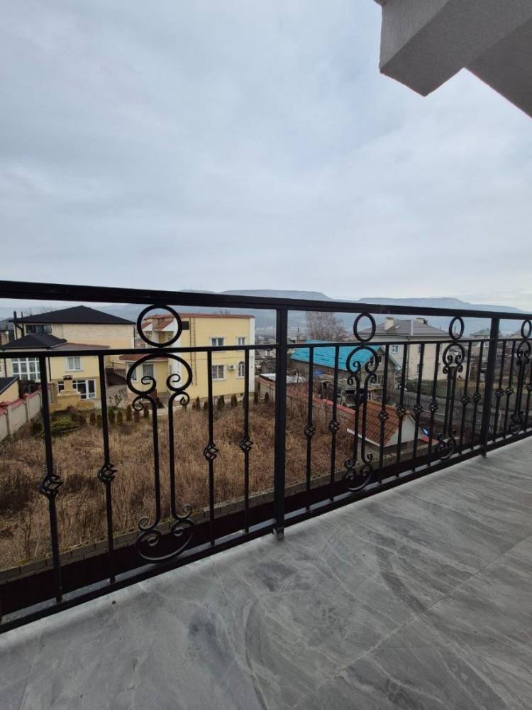 photo_5190774174484466456_y