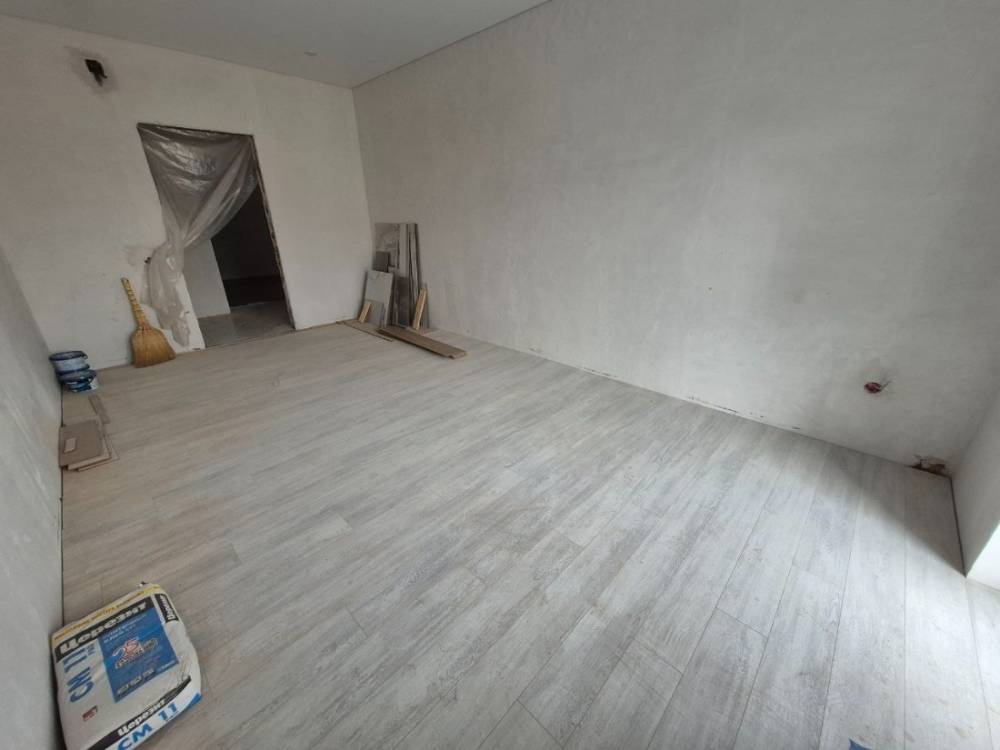 photo_5190774174484466462_y