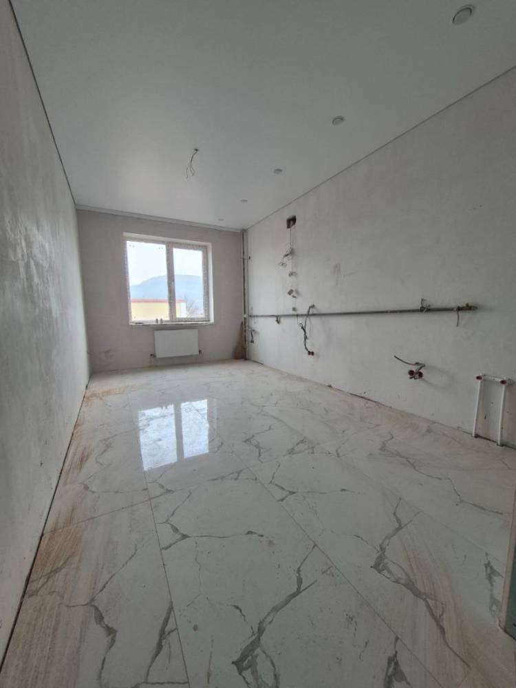 photo_5190774174484466470_y