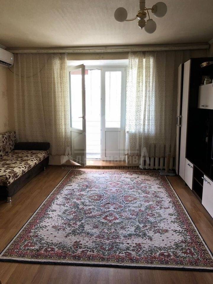 photo_5190647451474398992_y