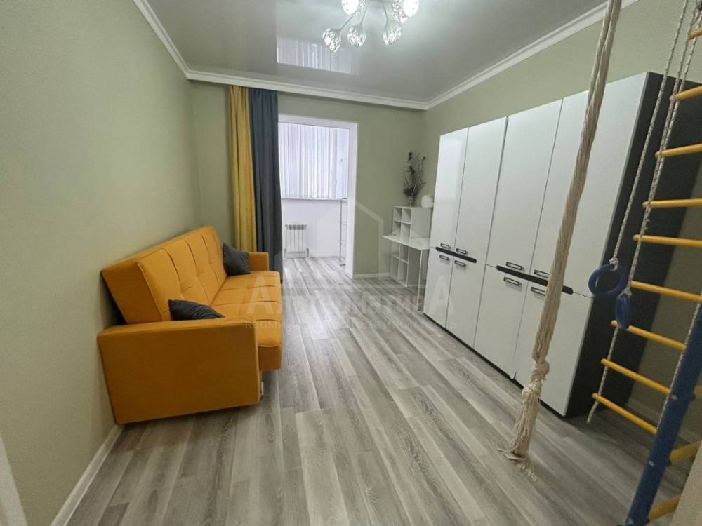 photo_5199574811582073996_y