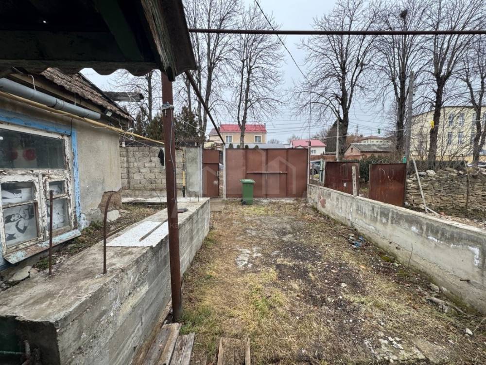 Ставропольский край, Кисловодск, Красивой, Замковая ул.; Участок на участке 6,80 сот.