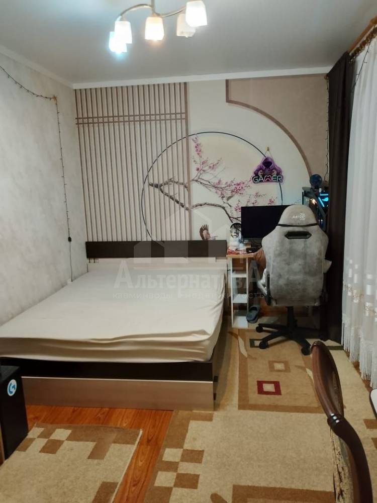 Ставропольский край, Ессентуки, ст. Ессентукская, Школьный пер.; Квартира 67,70м² 5/5 эт.