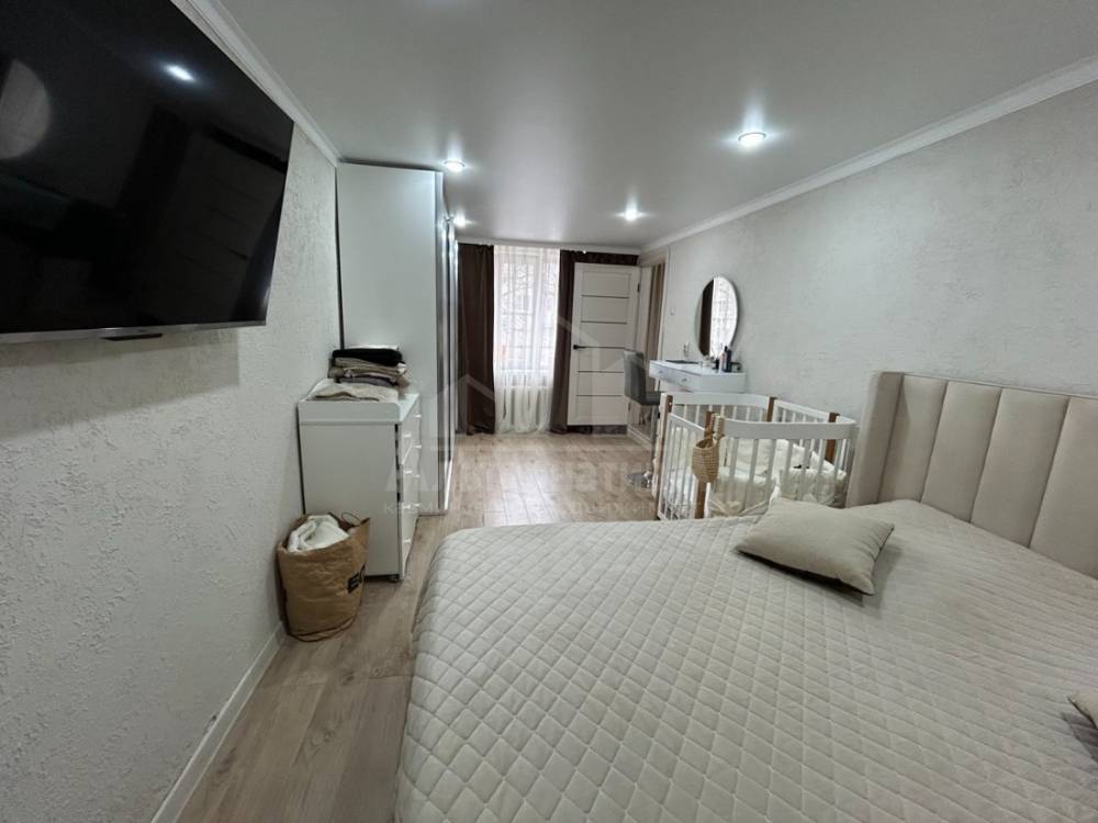 photo_5233735293532313117_y