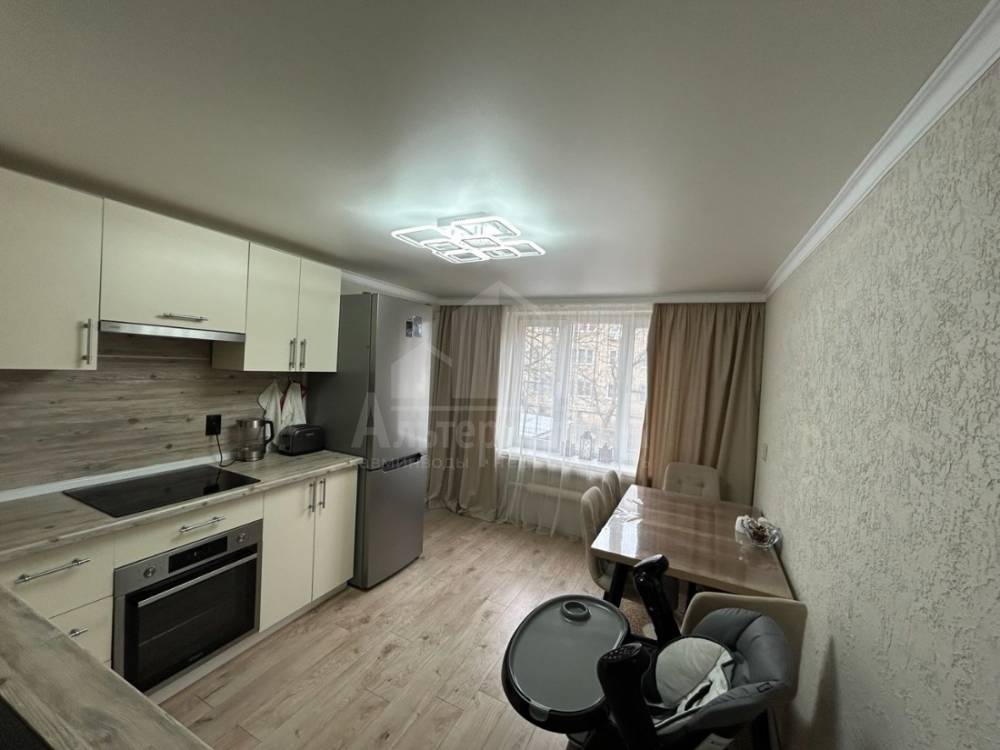 photo_5233735293532313122_y