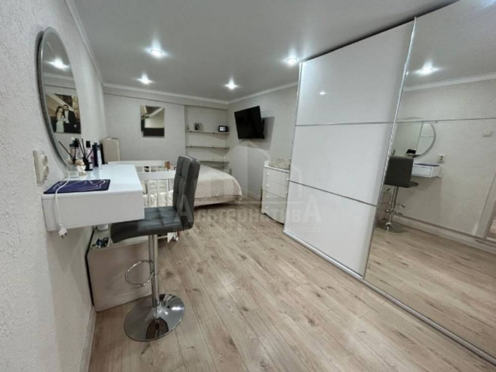 photo_5233735293532313137_y