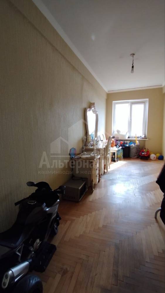 photo_5267220507839370094_y