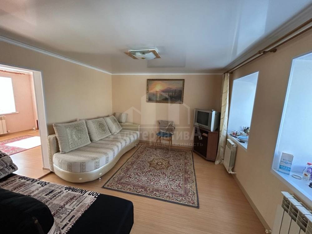 photo_5269463455725458827_y