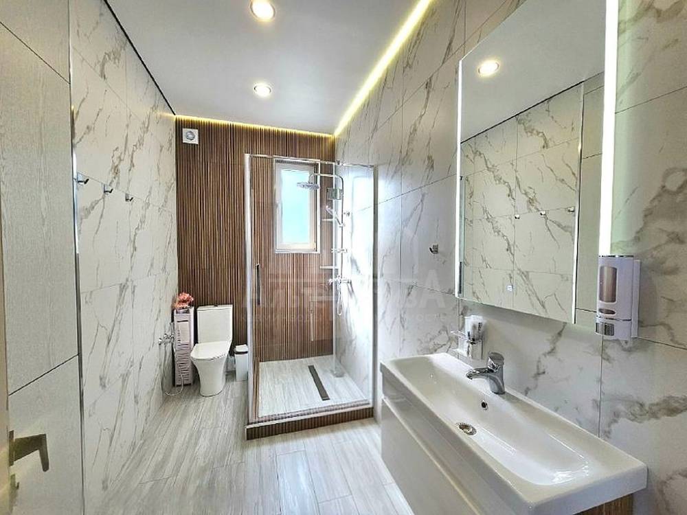 62641935-b575-42ee-9d7b-67da97cafbf8