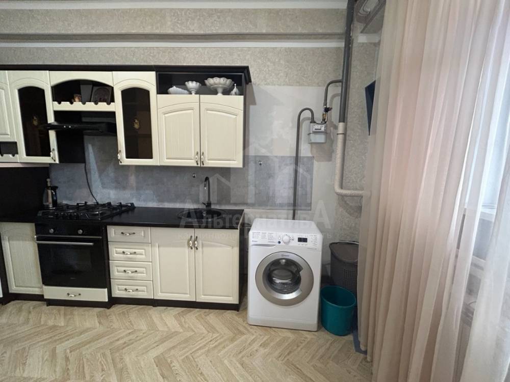 photo_5258352353855869921_y