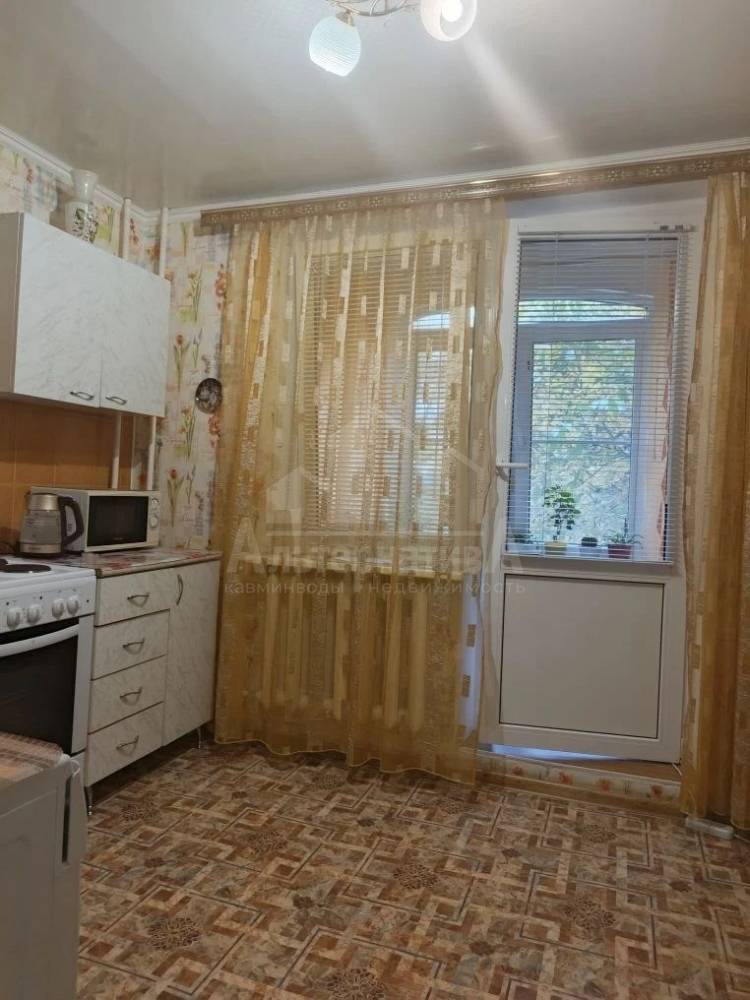 photo_5262931081051181928_y