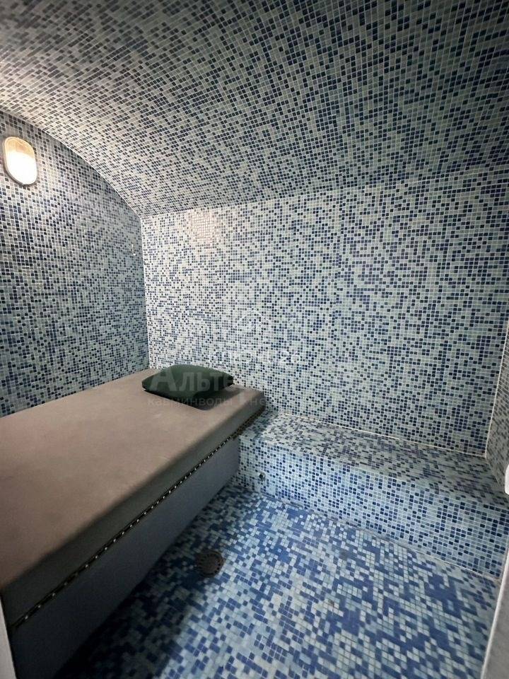 photo_5262748020955093612_y