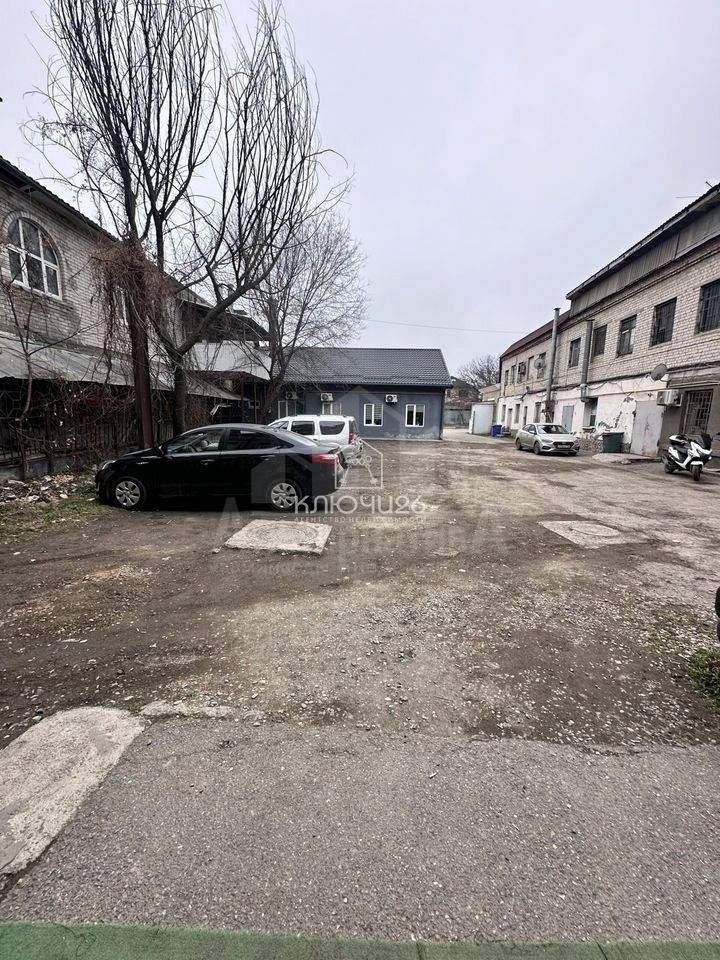 photo_5262748020955093622_y