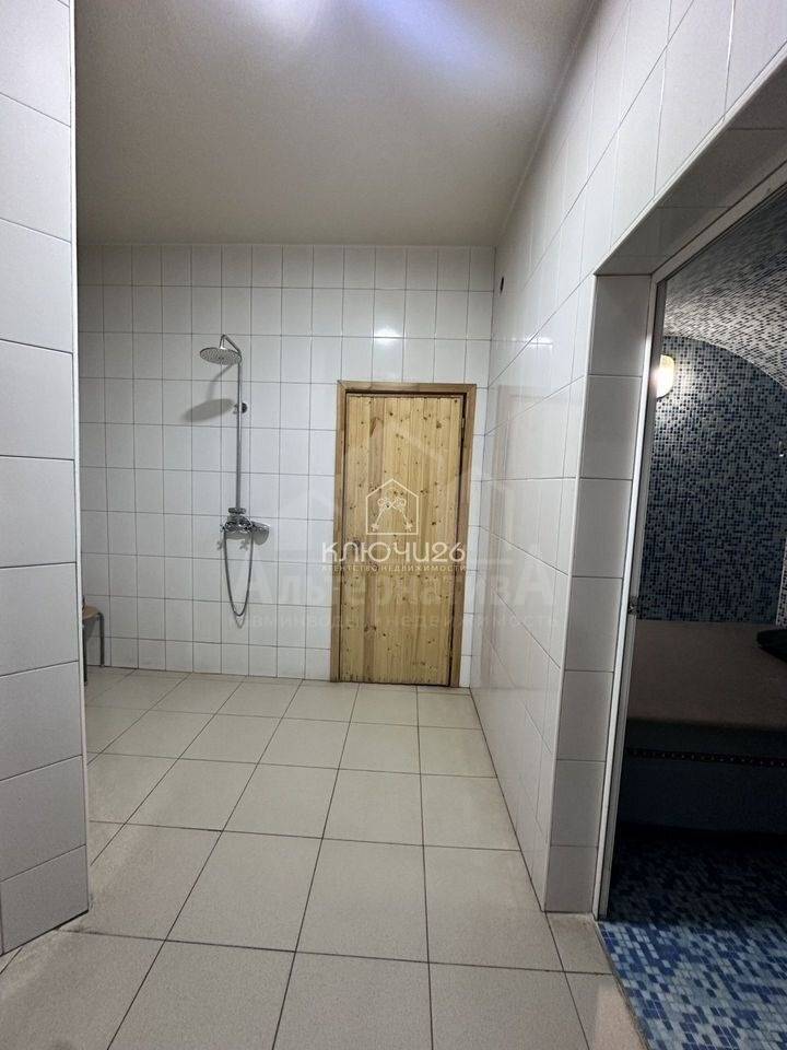 photo_5262748020955093623_y