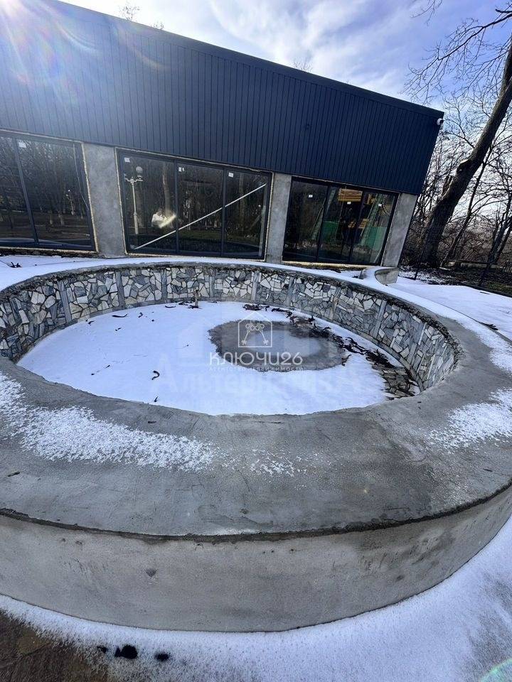 photo_5262748020955093661_y