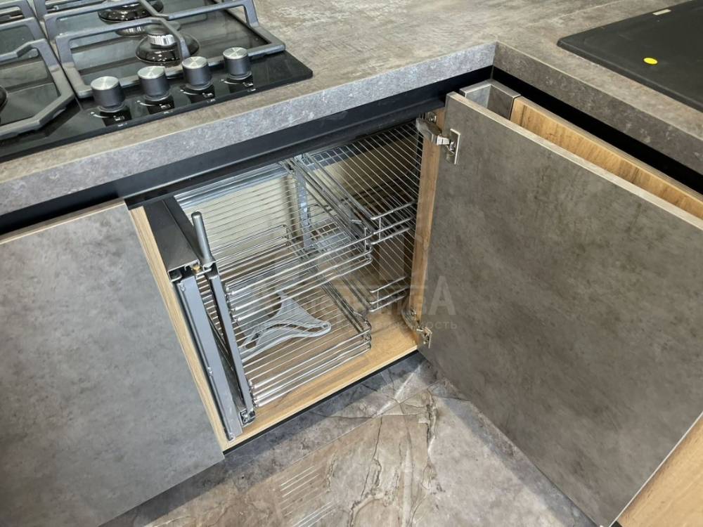 photo_5273908368919696864_y