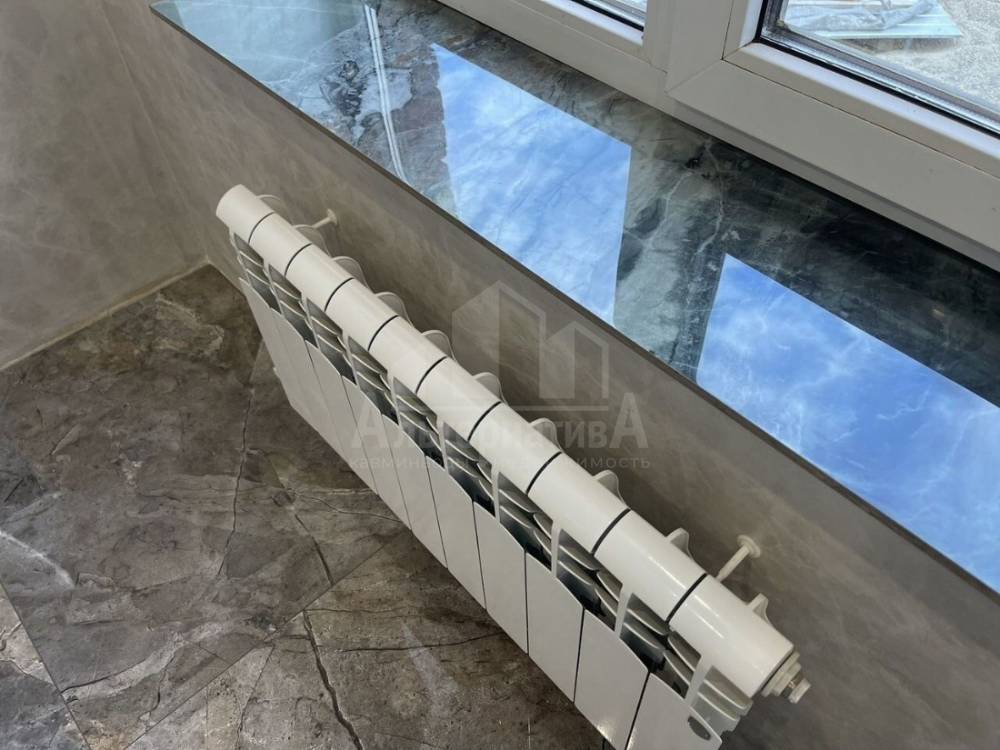 photo_5273908368919696875_y