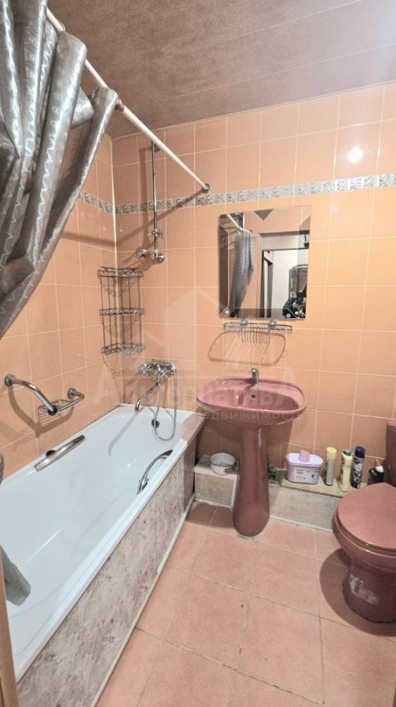 e9078d36-ecac-4176-a539-8ed8fc510743