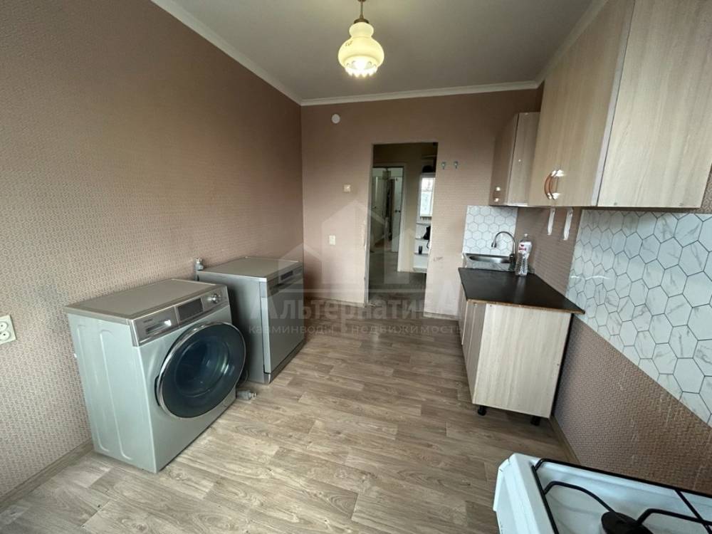 Ставропольский край, Железноводск, пос.Иноземцево, Кирова ул.; Квартира 72м² 3/5 эт.