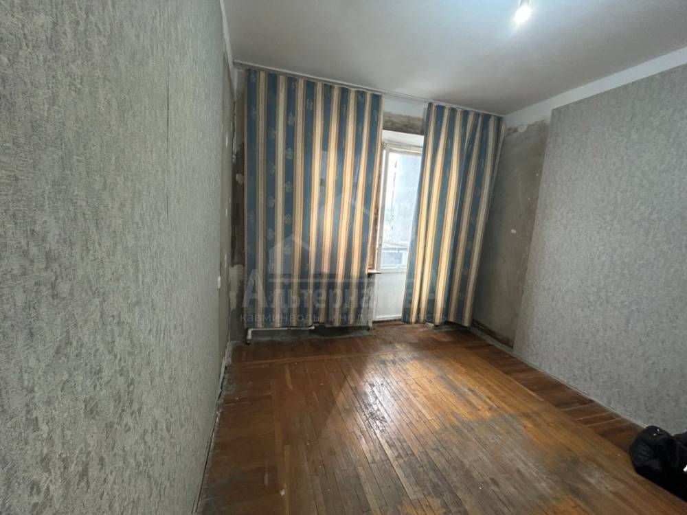 photo_5287518278467131755_y