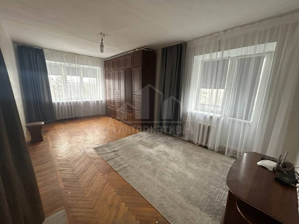 photo_5287518278467131743_y