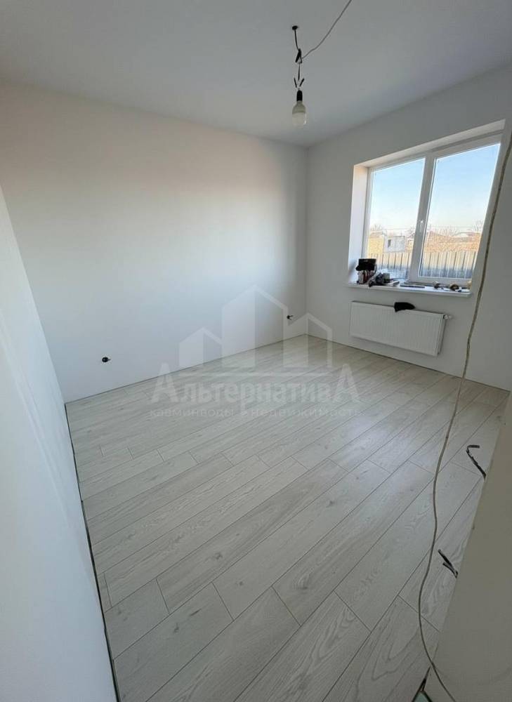 photo_5273891936374823314_y