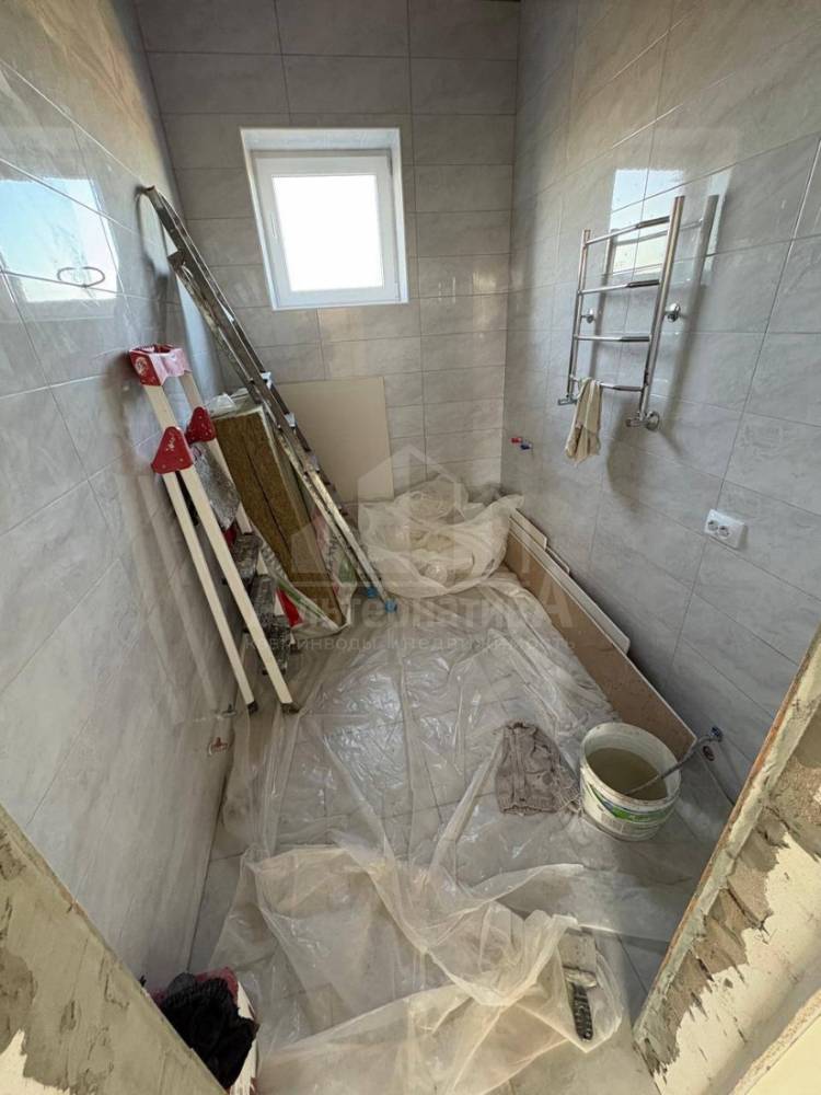 photo_5273891936374823318_y