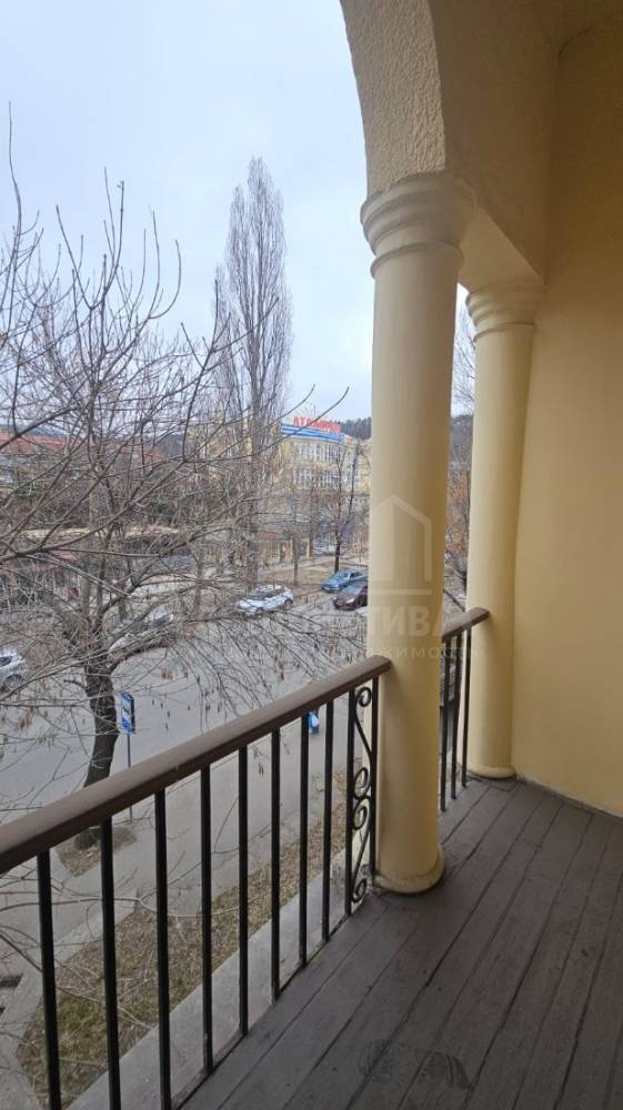 afb24939-9cbd-4eff-a1d7-627712209e2f