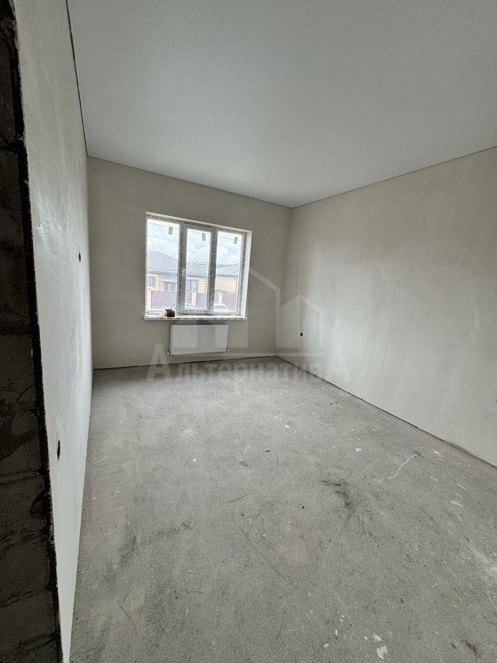 photo_5276071224255649219_y