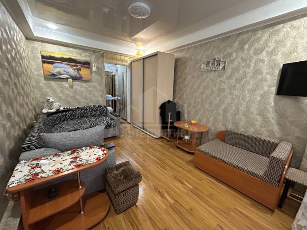 photo_5280756101567681479_y