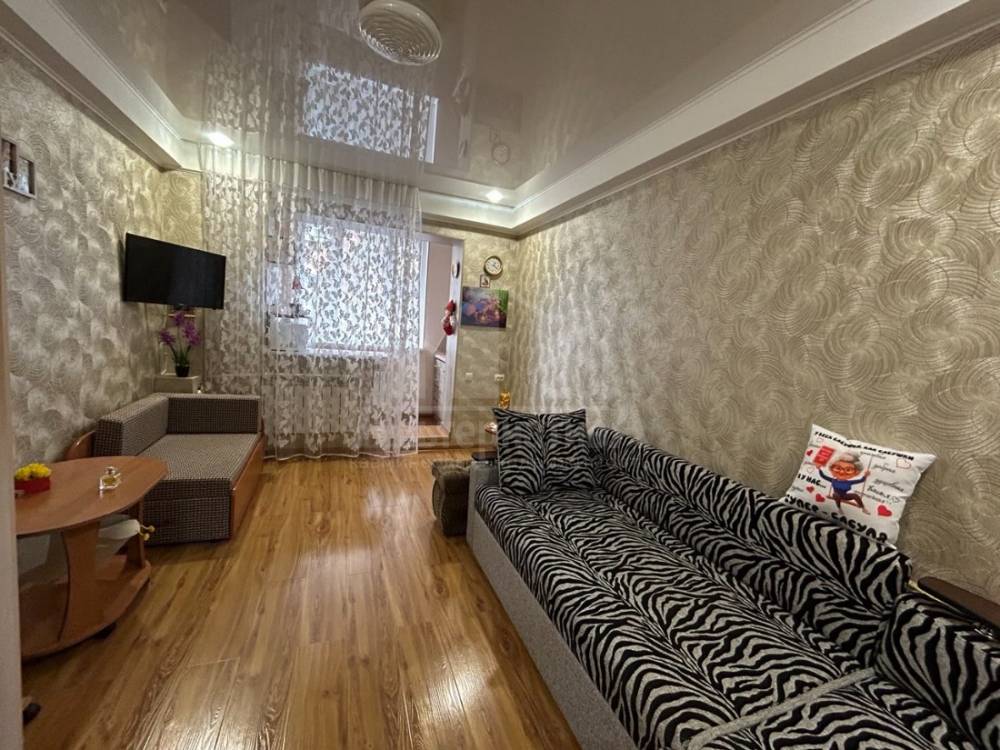 photo_5280756101567681488_y