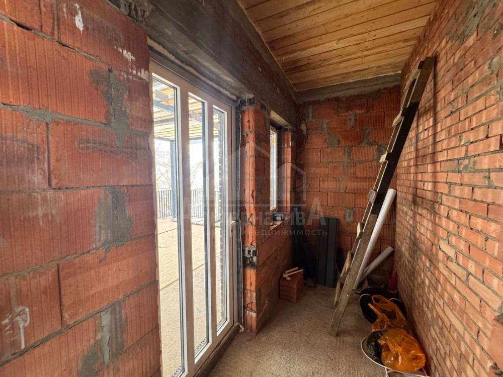 b9f891de-fc26-48d0-897e-e1223b0a3872