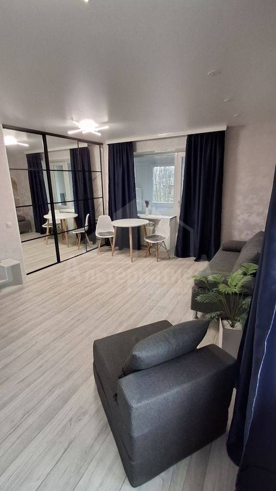 photo_5285432582218650843_y