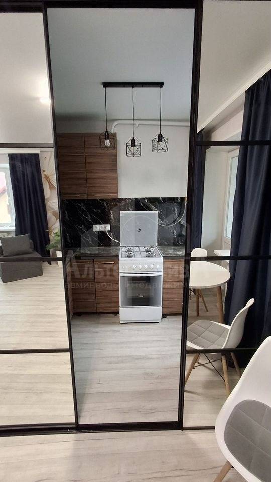 photo_5285432582218650845_y