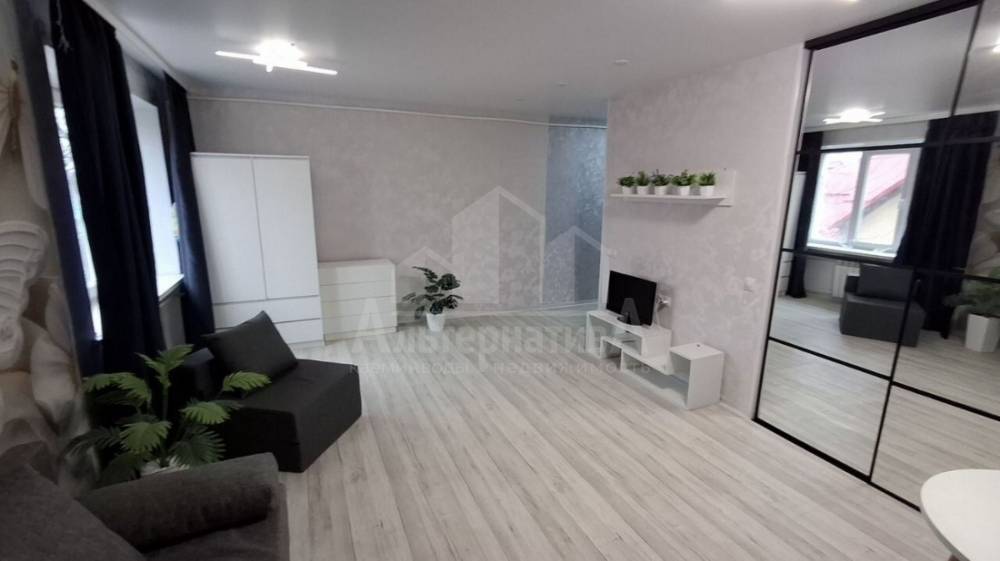 photo_5285432582218650846_y