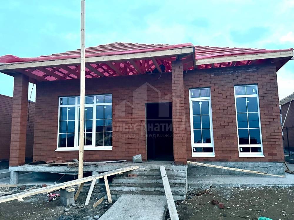 Ставропольский край, Ессентуки, ст. Ессентукская, Дальняя ул.; Дом 100м² на участке 3,20 сот. 1 эт.