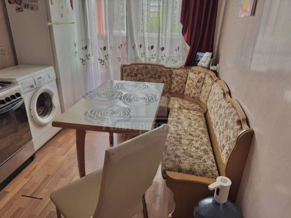 photo_5303197864035030811_y