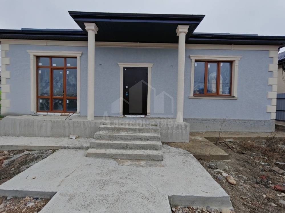 Ставропольский край, Ессентуки, пос.Южный, Грушевая ул.; Дом 128м² на участке 4 сот. 1 эт.