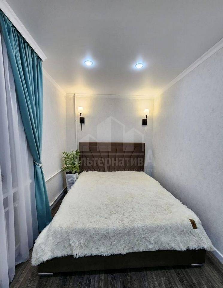 photo_5307771634838082808_y