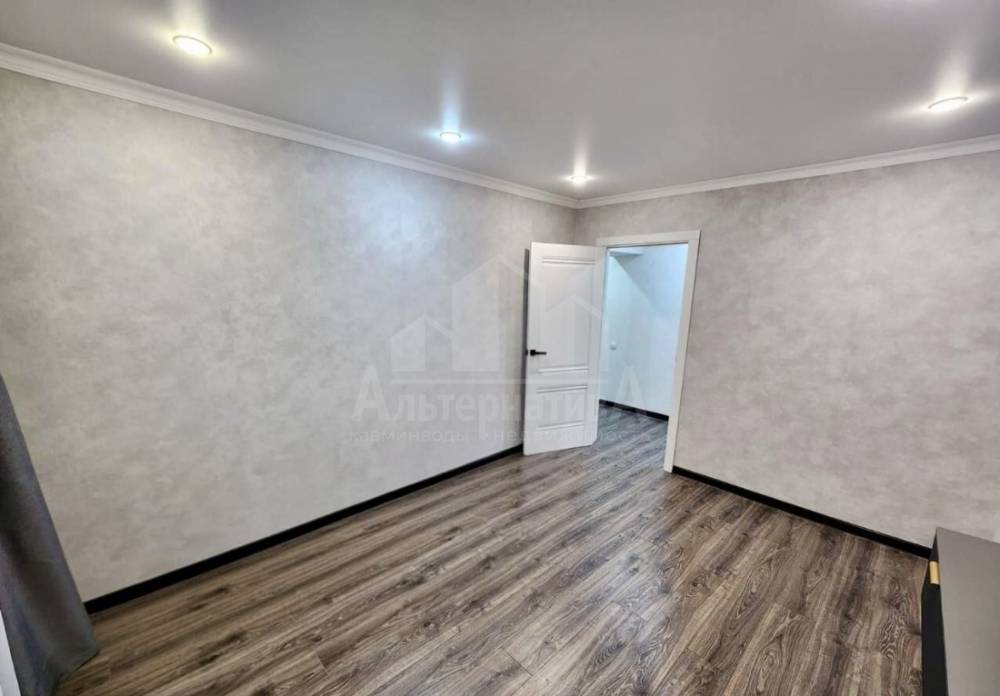 photo_5307771634838082809_y