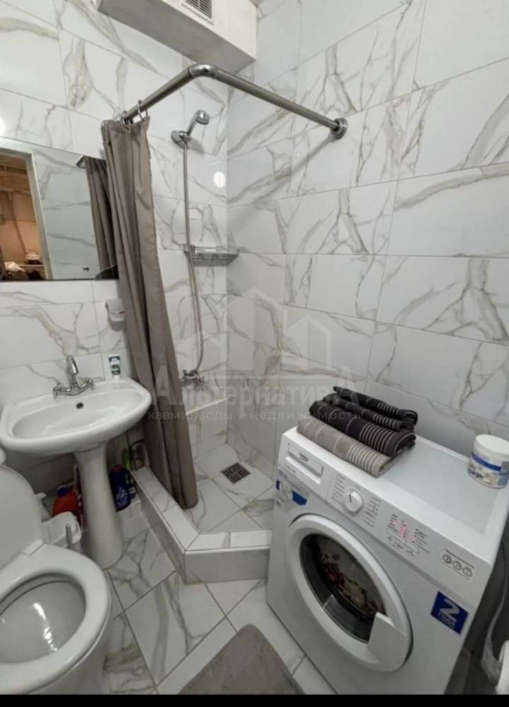 photo_5314296360175604763_y