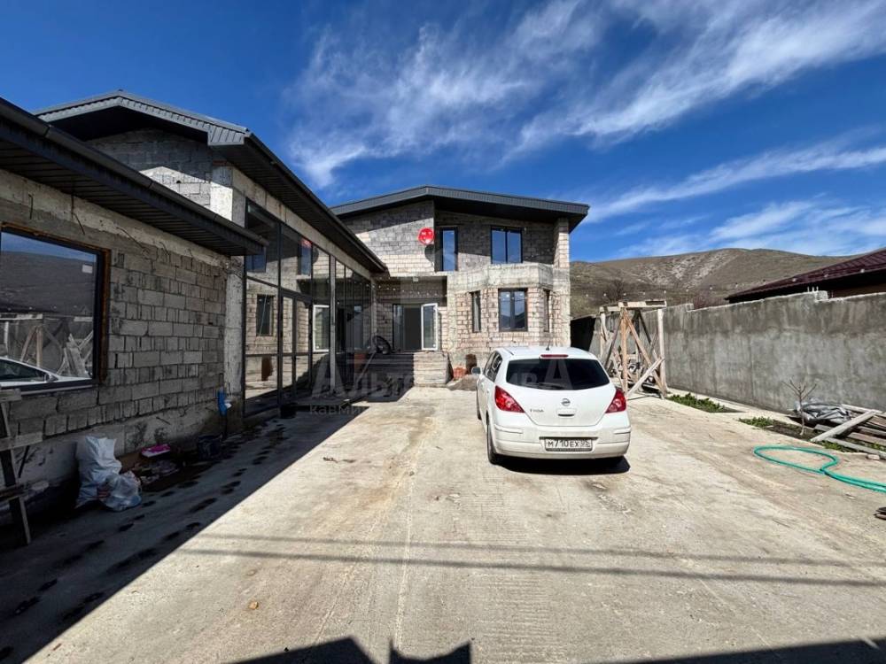 Ставропольский край, Кисловодск, пос.Подкумок, Известковый пер.; Дом 370м² на участке 8 сот. 2 эт.