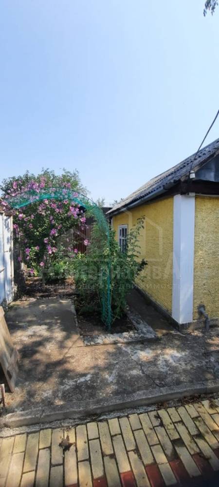 Ставропольский край, Ессентуки, СНТ Мичуринец, 13-й проезд ул.; Дом 17,10м² на участке 5,50 сот. 1 эт.