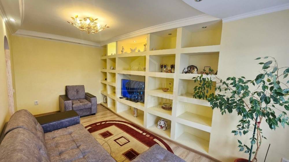 Ставропольский край, Кисловодск, 16-ой школы, Губина Андрея ул.; Квартира 30м² 5/5 эт.