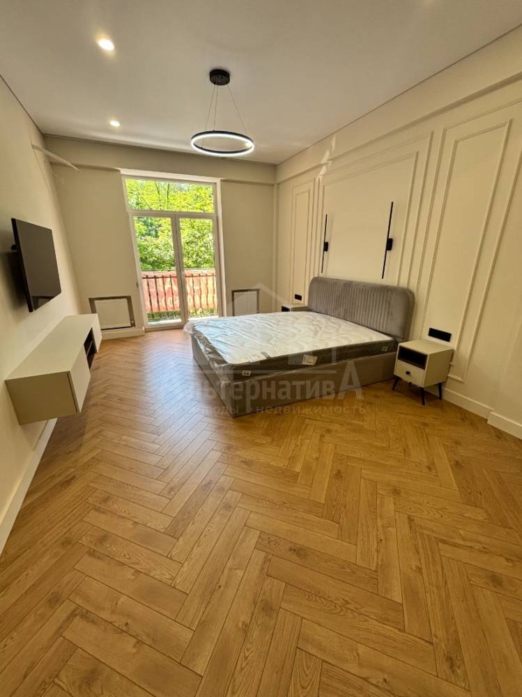 Ставропольский край, Кисловодск, Рынок, Парковая ул.; Квартира 102м² 3/7 эт.