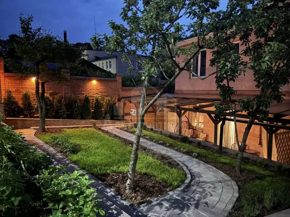 1001124398