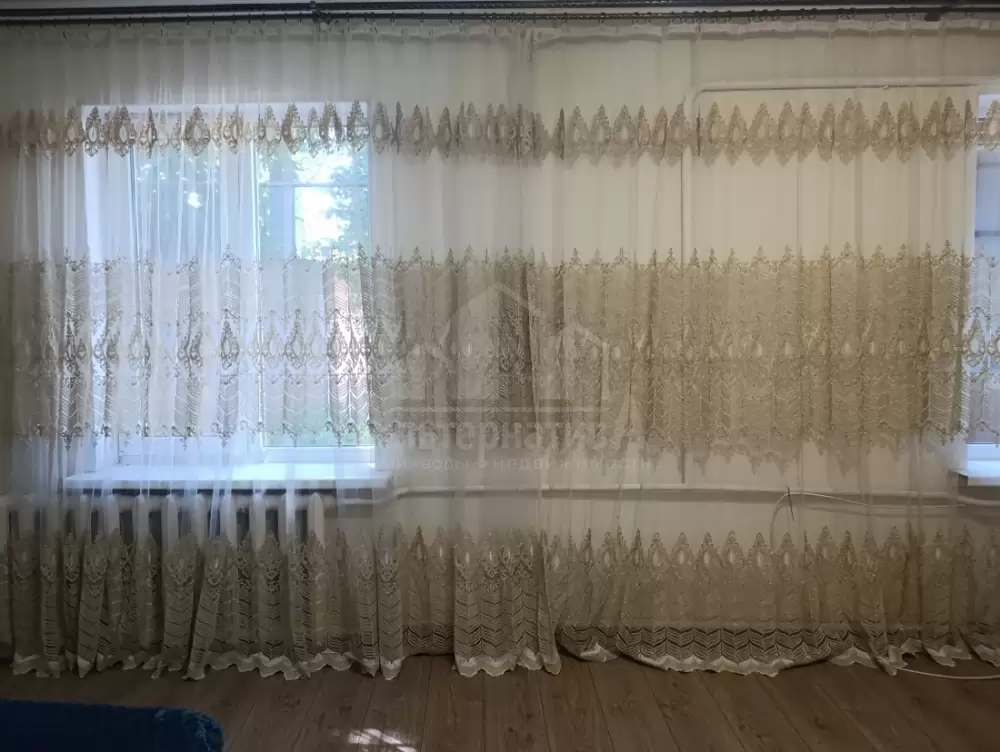 1000205743