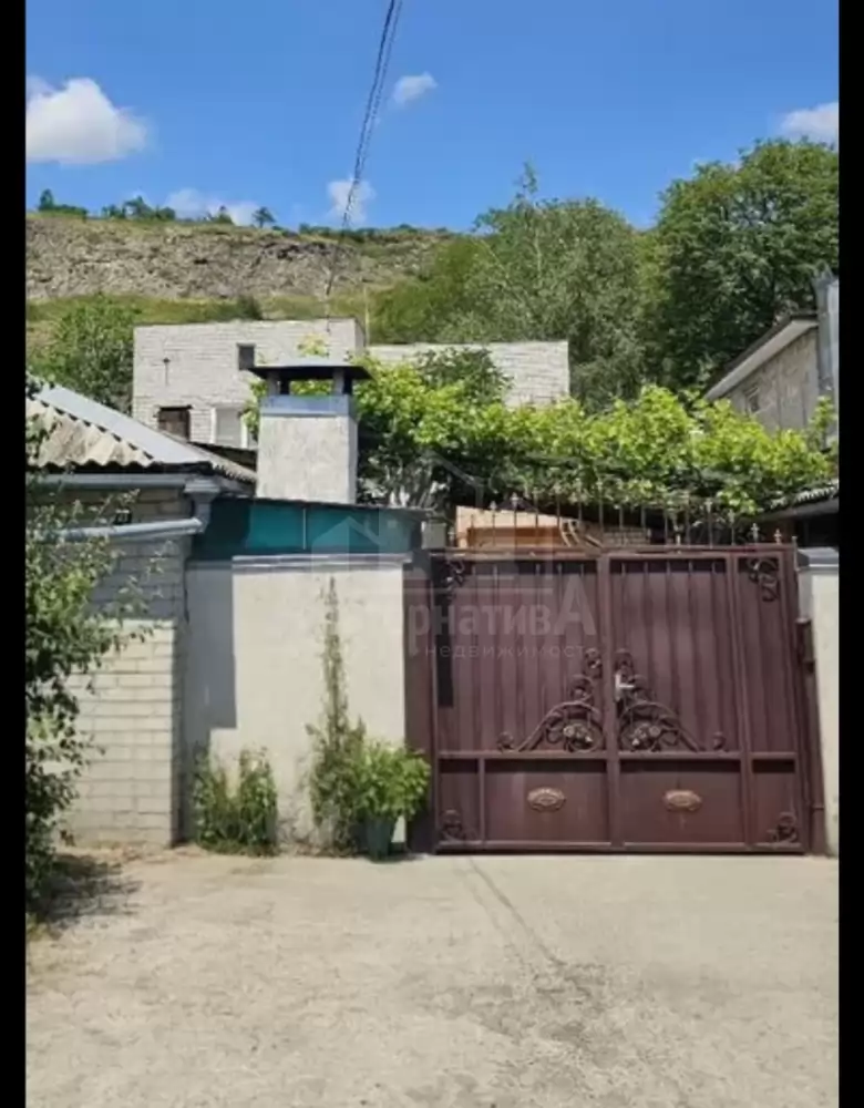 1000581807
