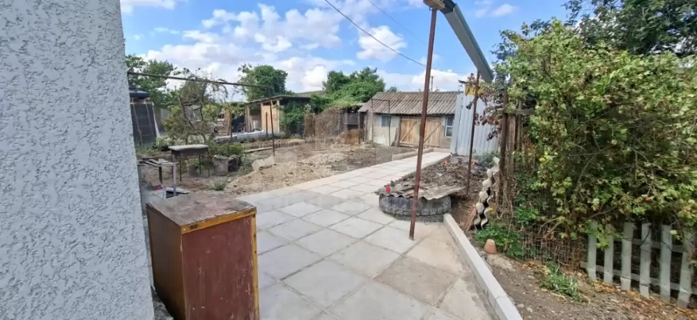 1000580907
